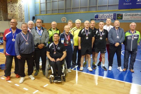 podiums-finales-veterans-2022-119057355d-5a9a-8a71-fab9-5110f0451ac6F68C9A54-6526-98DB-1D17-5BBC5694A40B.jpg